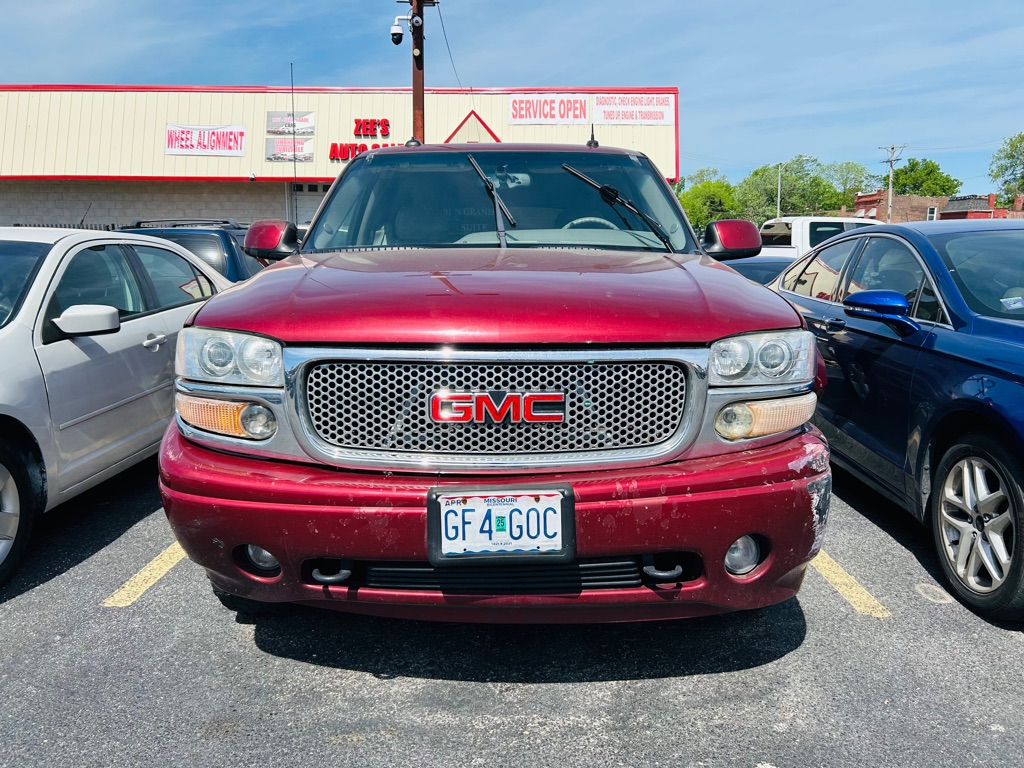 Used 2003 GMC YUKON DENALI at Zee's Auto Sales