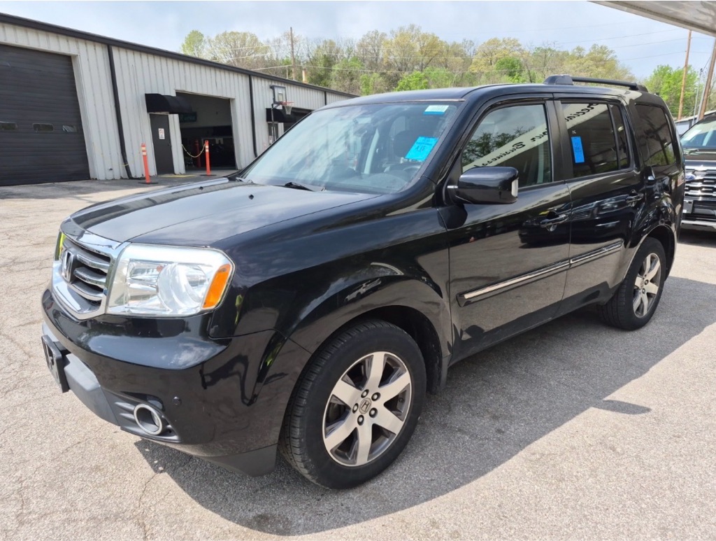 Used 2015 HONDA PILOT TOURING at Zee's Auto Sales